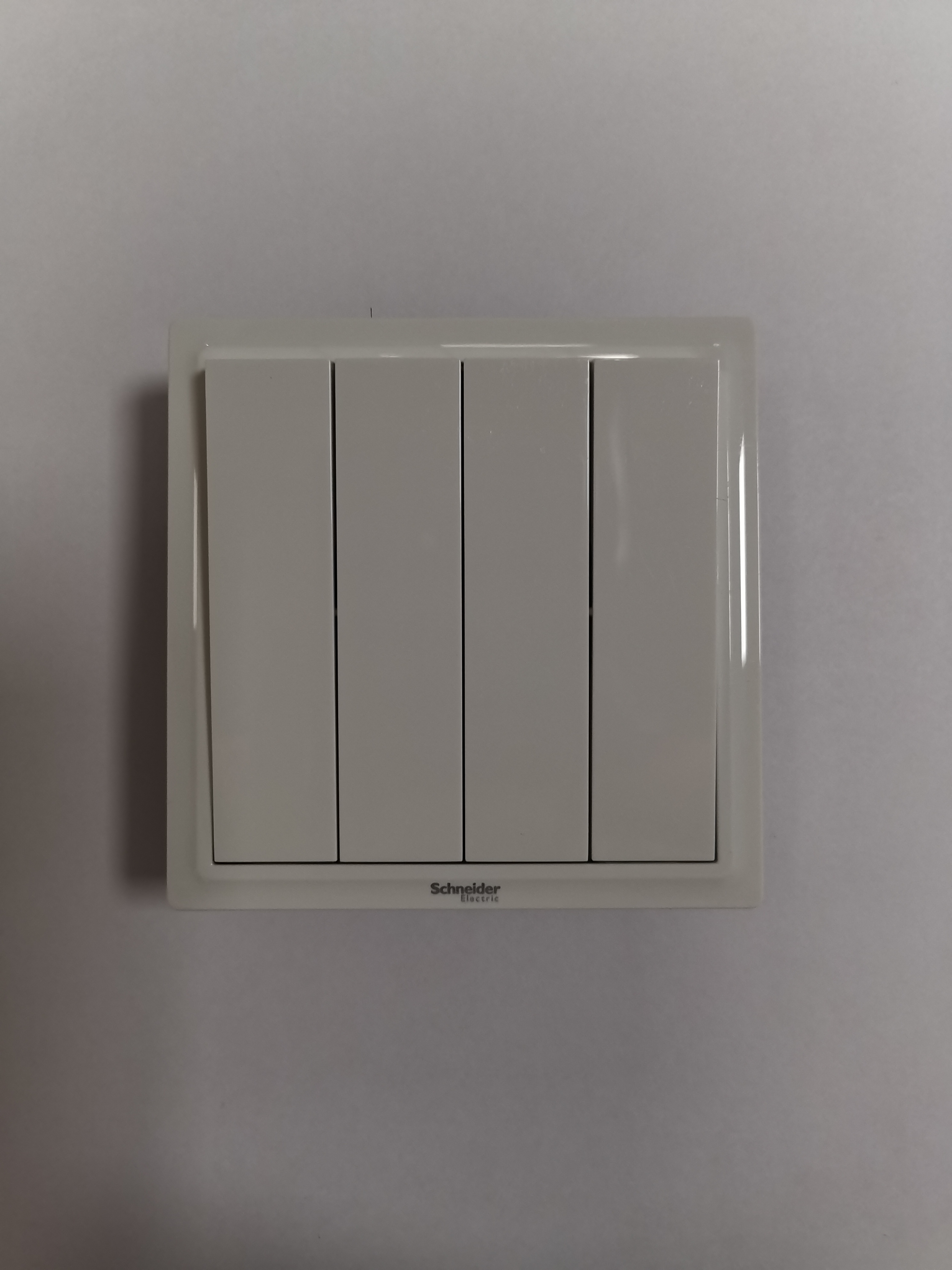 施耐德新璟意10ax 250v 四位跷板式双控开关,白色.jpg